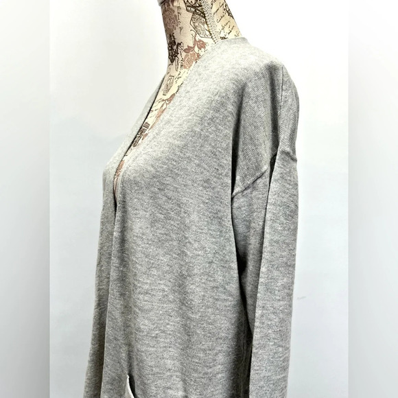 TALBOTS Gray Cashmere blend cardigan size MP. - Picture 5 of 13